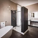 Adelaide Relais & Wine * Calamandrana
