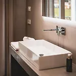 Adelaide Relais & Wine * Calamandrana