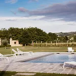 Resort Adelaide Relais & Wine *
