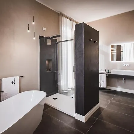 Adelaide Relais & Wine * Calamandrana