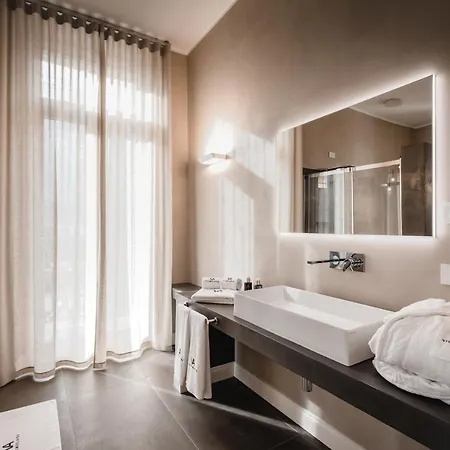 Adelaide Relais & Wine * Calamandrana