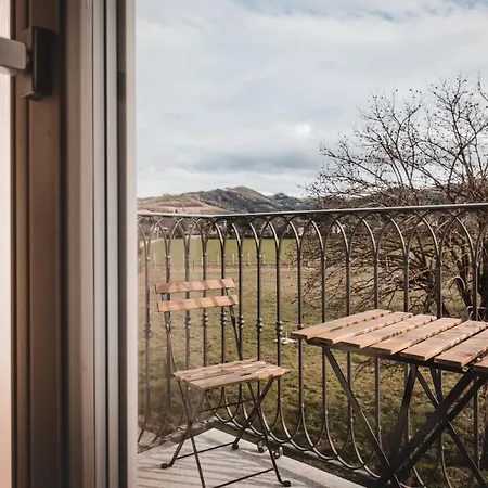 Adelaide Relais & Wine Calamandrana