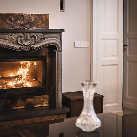 Adelaide Relais & Wine Calamandrana