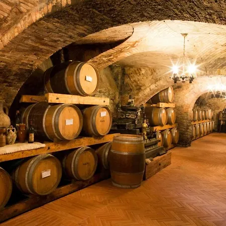 Adelaide Relais & Wine
