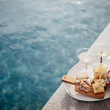 Adelaide Relais & Wine * Calamandrana