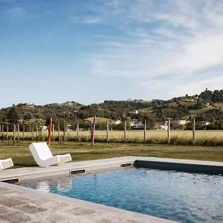 Adelaide Relais & Wine منتجع