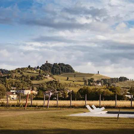 منتجع Adelaide Relais & Wine *