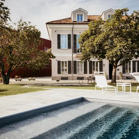Adelaide Relais & Wine