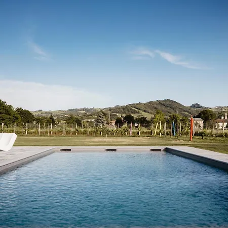 Adelaide Relais & Wine *